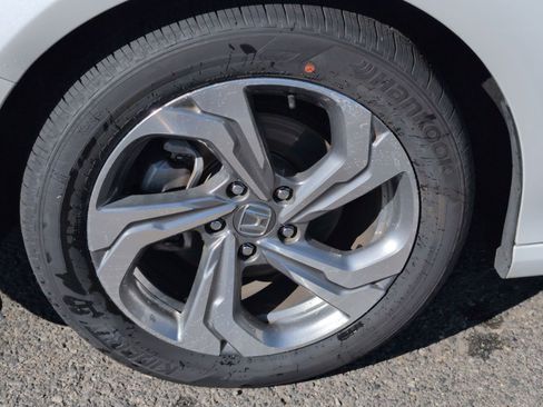 Used 2018 Honda Accord EX-L image 12