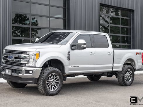 Used 2017 Ford F250 Lariat w/ Lariat Value Package AWD/4WD image 2
