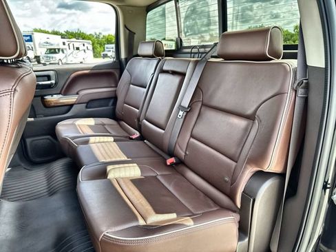 Used 2015 Chevrolet Silverado 1500 High Country w/ High Country Premium Package AWD/4WD image 23