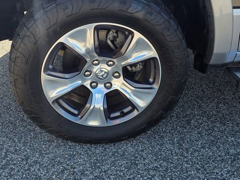 Used 2020 RAM 1500 Laramie AWD/4WD image 9