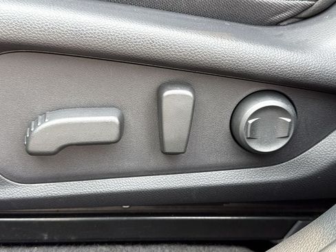 Certified 2025 Subaru Crosstrek 2.5i Limited AWD/4WD image 11