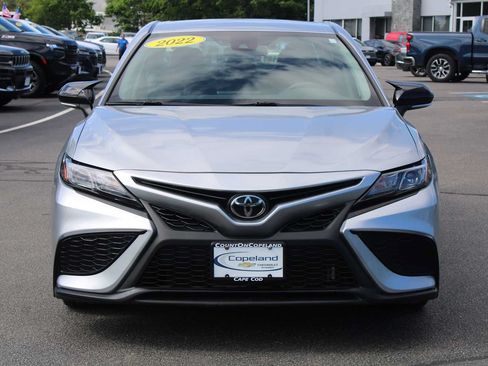 Used 2022 Toyota Camry SE w/ Cold Weather Package FWD image 2