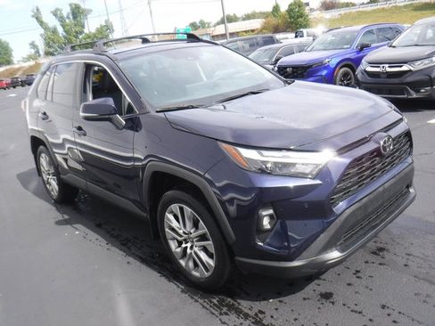 Used 2023 Toyota RAV4 XLE Premium image 6