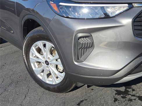 Used 2025 Ford Escape Active image 3
