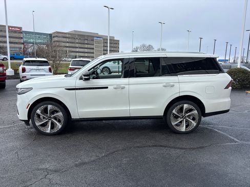 New 2026 Lincoln Navigator Black Label AWD/4WD image 4