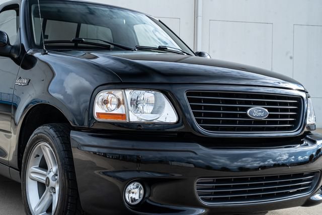 Used 2003 Ford F150 Lightning RWD image 16