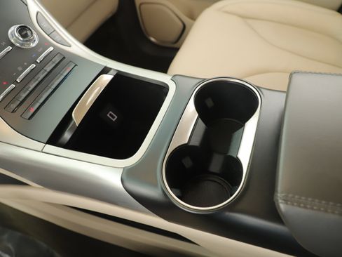 Used 2020 Lincoln Nautilus FWD w/ Equipment Group 101A image 17