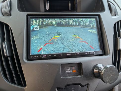 Used 2015 Ford Transit Connect XL image 19