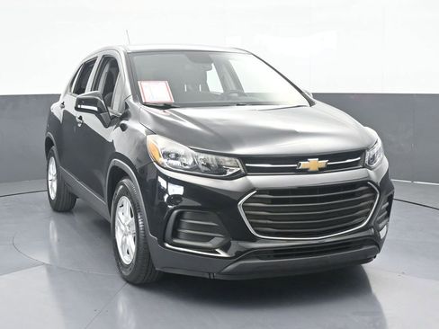 Used 2020 Chevrolet Trax LS image 9