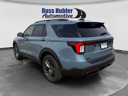 Used 2025 Ford Explorer ST-Line w/ Premium Package image 3