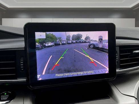 Used 2020 Ford Explorer XLT w/ Equipment Group 202A AWD/4WD image 14