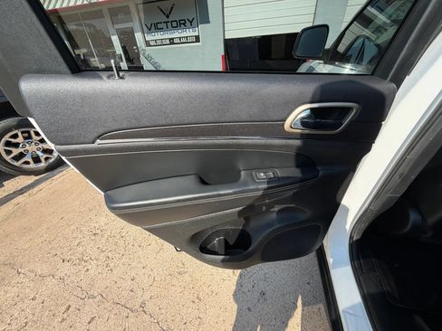 Used 2015 Jeep Grand Cherokee Limited w/ Luxury Group II RWD image 21
