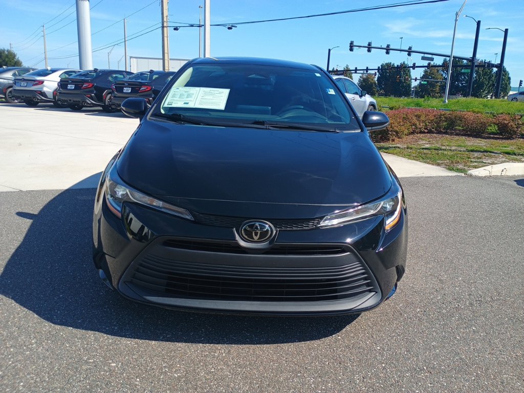 Used 2023 Toyota Corolla LE FWD image 2