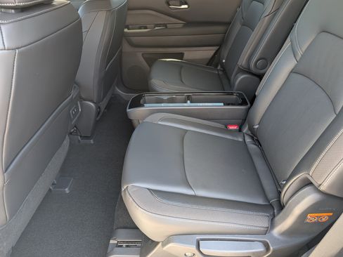New 2026 Nissan Pathfinder SL FWD image 19