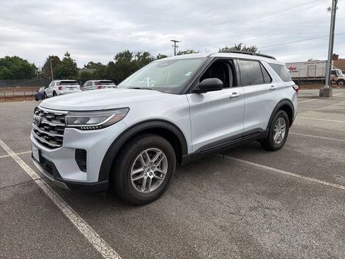 Used 2026 Ford Explorer Active AWD/4WD image 6