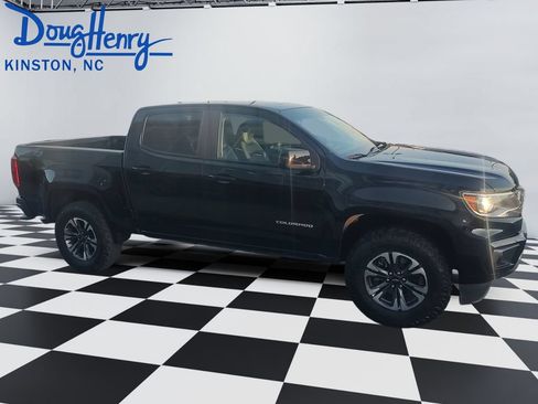 Used 2022 Chevrolet Colorado Z71 AWD/4WD image 6