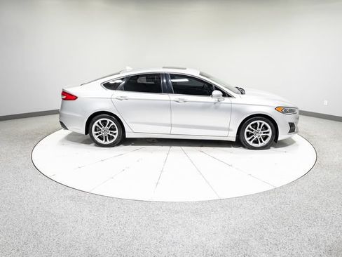 Used 2019 Ford Fusion SEL FWD image 5