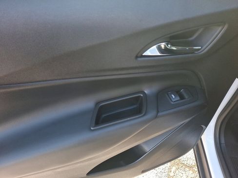 Used 2024 Chevrolet Equinox LT image 19