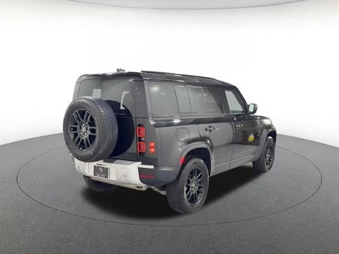 Used 2025 Land Rover Defender 110 S AWD/4WD image 4