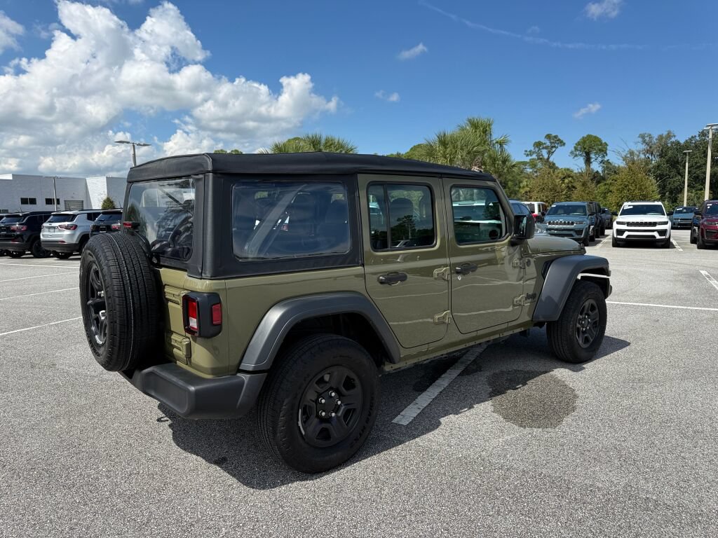 Used 2025 Jeep Wrangler Unlimited Sport AWD/4WD image 3