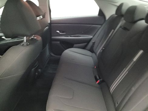 Used 2025 Hyundai Elantra SEL image 18