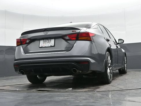 Used 2023 Nissan Altima 2.0 SR FWD image 34