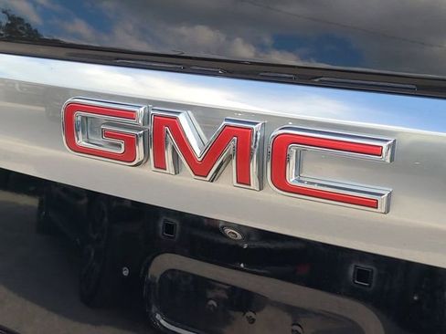Used 2021 GMC Yukon Denali w/ LPO, Illumination Package AWD/4WD image 9