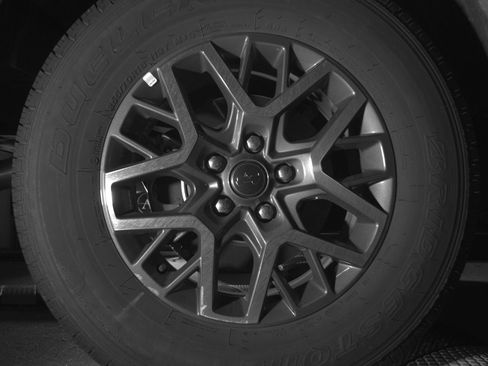 Used 2025 Jeep Wrangler Sahara image 15