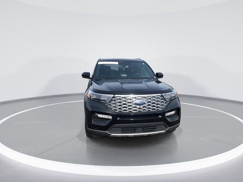 Used 2023 Ford Explorer Platinum w/ Technology Package image 3