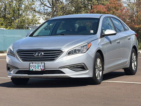 Used 2015 Hyundai Sonata SE FWD image 8
