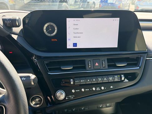 Used 2023 Lexus ES 350 F Sport w/ Accessory Package (Z2) image 30