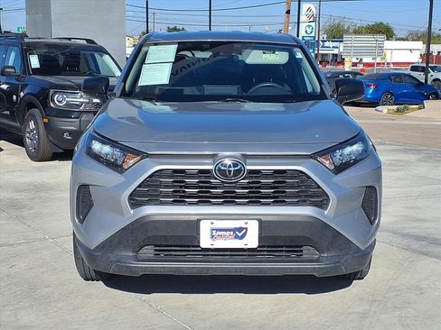 Used 2022 Toyota RAV4 LE image 2