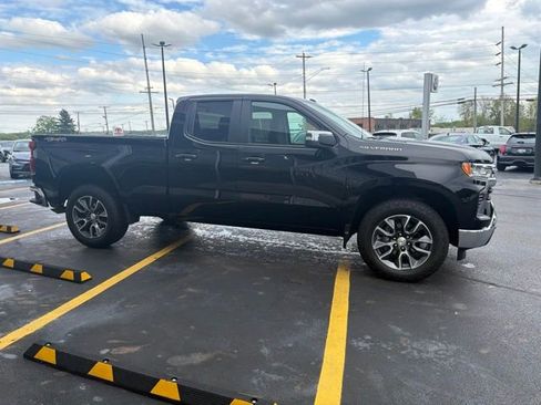 Used 2025 Chevrolet Silverado 1500 LT AWD/4WD image 10