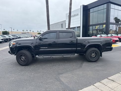 Used 2017 Toyota Tacoma TRD Sport RWD image 8