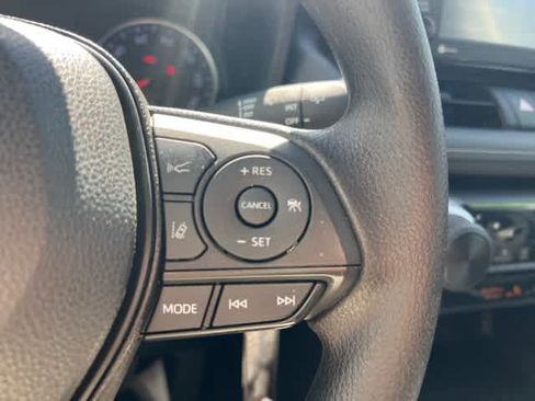 Used 2022 Toyota RAV4 LE FWD image 26