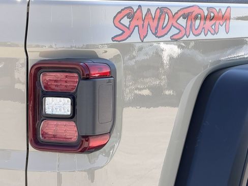 Used 2020 Jeep Gladiator Rubicon AWD/4WD image 12