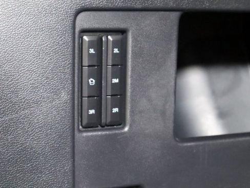 Used 2024 Ford Expedition XLT image 17