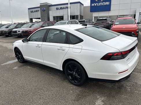 Used 2025 Honda Accord SE image 23