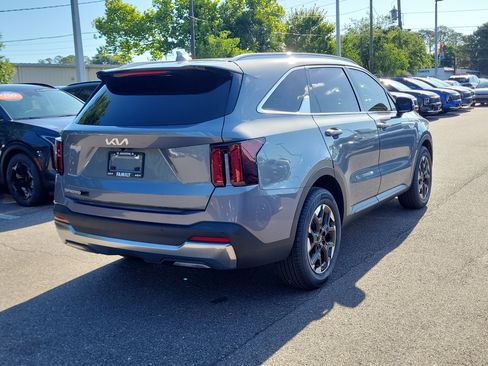 Certified 2025 Kia Sorento S w/ Panoramic Sunroof Package FWD image 6