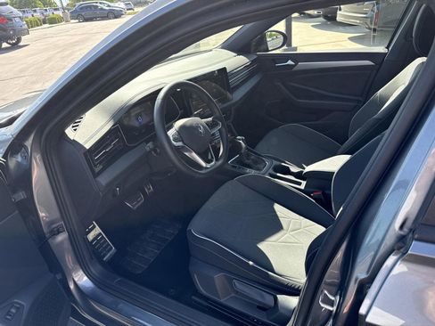 Used 2025 Volkswagen Jetta Sport FWD image 14