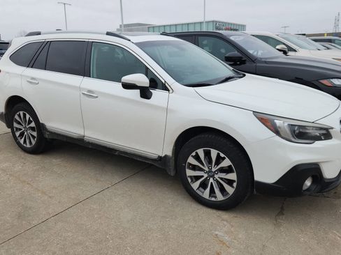 Used 2018 Subaru Outback 2.5i Touring w/ Popular Package #3 image 4