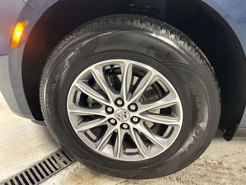 Used 2023 Buick Enclave Essence w/ Sound and Sites Package image 9