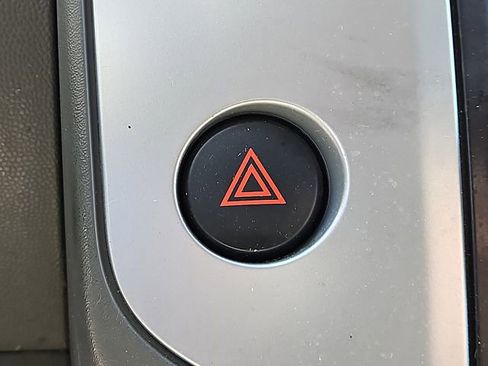 Used 2019 Nissan Frontier SV AWD/4WD image 24