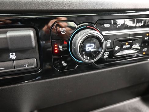 Used 2024 Chevrolet Silverado 1500 LTZ w/ LTZ Premium Package image 33