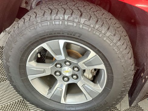 Used 2015 Chevrolet Colorado Z71 AWD/4WD image 35