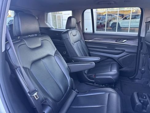 Used 2023 Jeep Grand Cherokee L Limited image 25