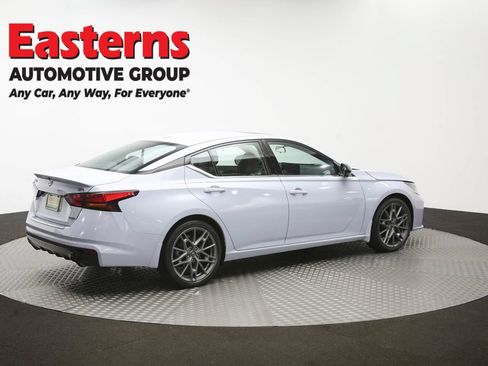 Used 2023 Nissan Altima 2.0 SR FWD image 42