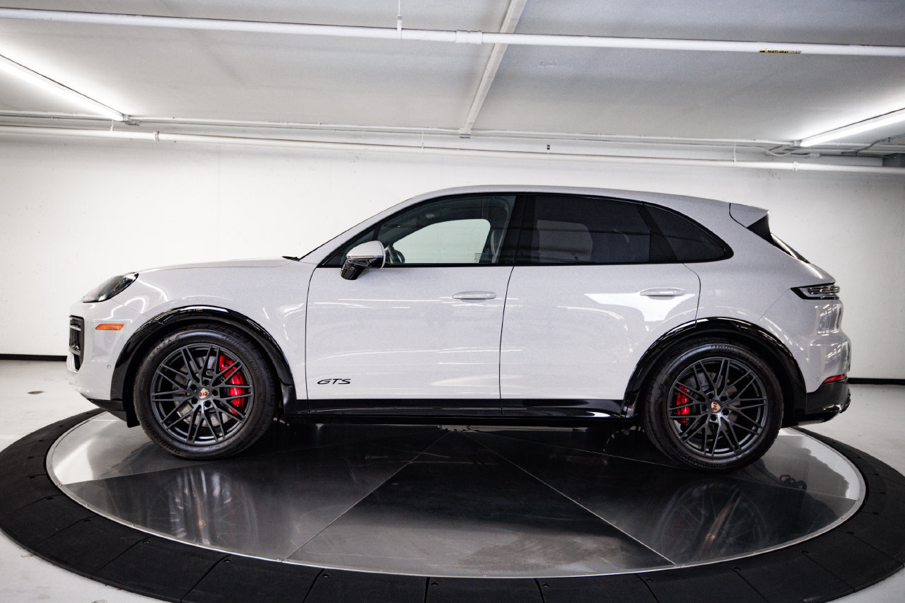 Certified 2026 Porsche Cayenne GTS AWD/4WD image 2