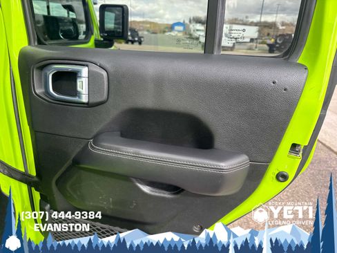 Used 2021 Jeep Wrangler Unlimited Sahara w/ Uconnect 4C Nav & Sound Group AWD/4WD image 16