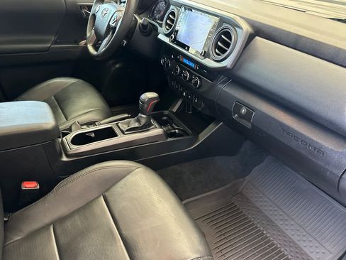 Used 2022 Toyota Tacoma TRD Sport w/ TRD Premium Sport Package image 15